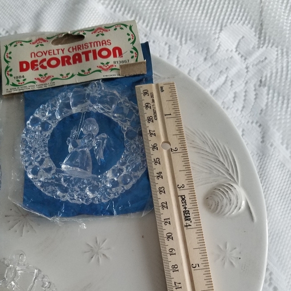 Set of 3 Novelty Christmas Hanging Ornaments Plastic Lucite Wreath Angel Santa - Picture 5 of 5